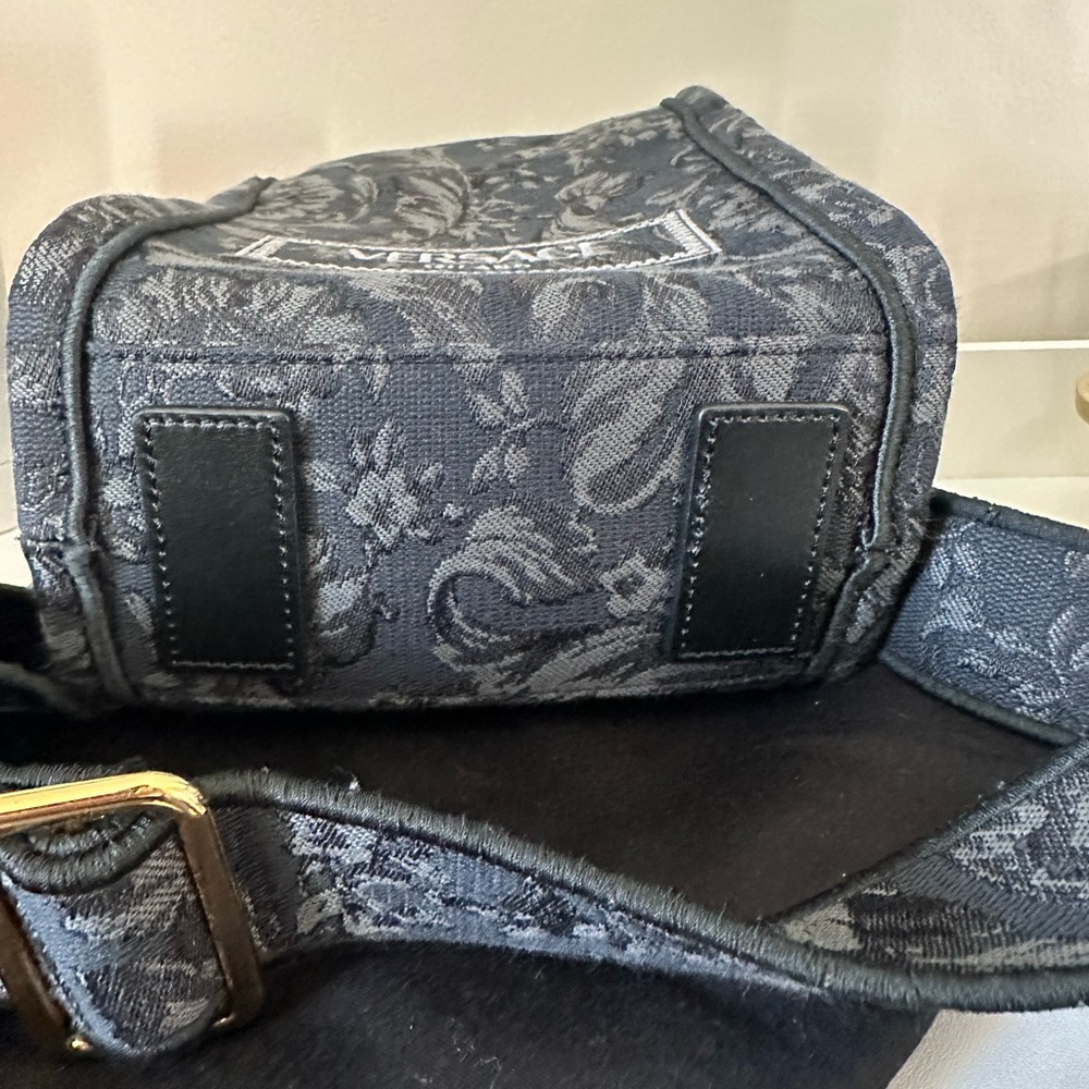 Versace Gray Floral Patterned Fabric - Picture 9 of 11